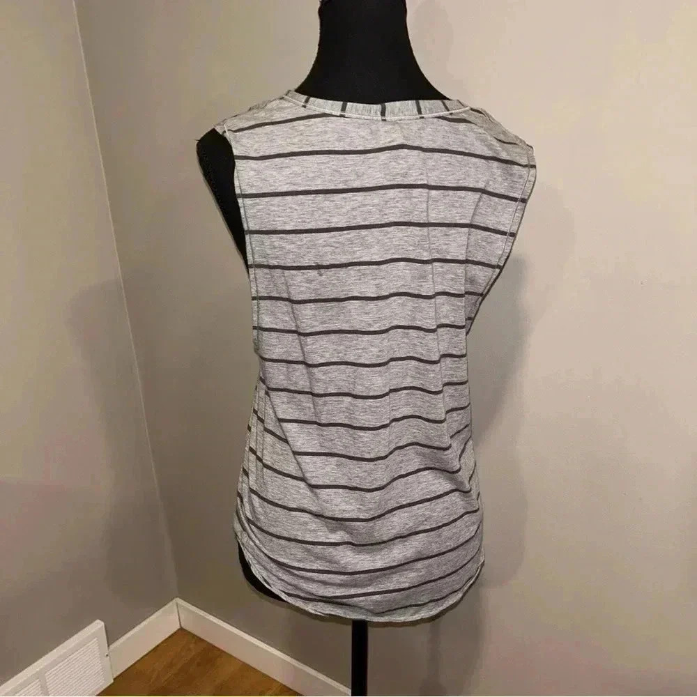 Lululemon Tank - Picture 3 of 4